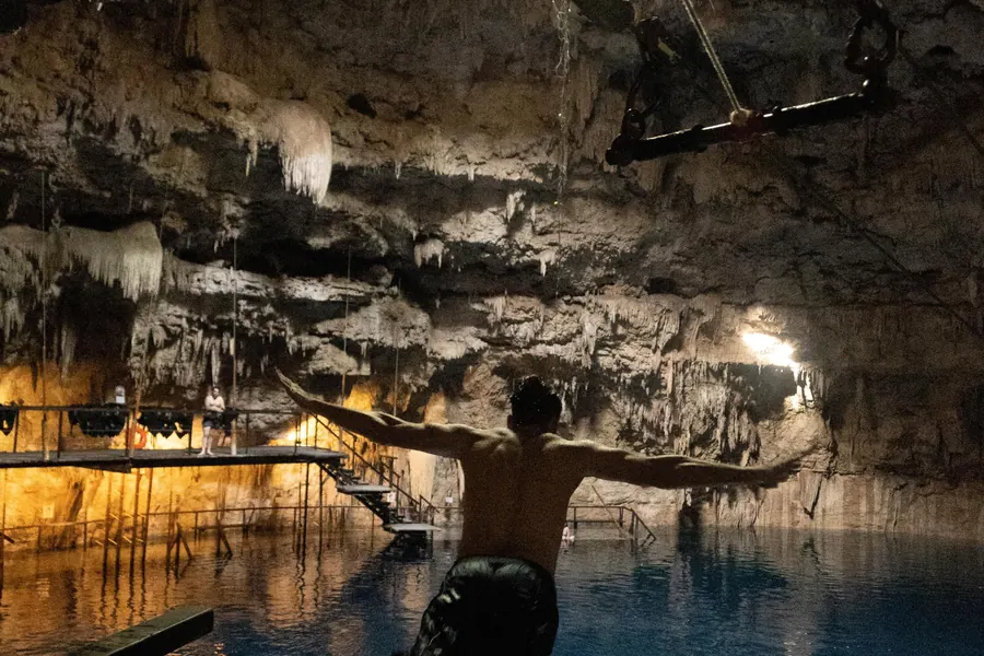 Aventura en cenote en México